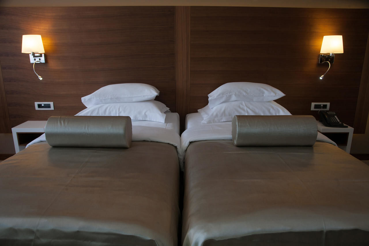 Отель Hotel Aurel Подгорица-38