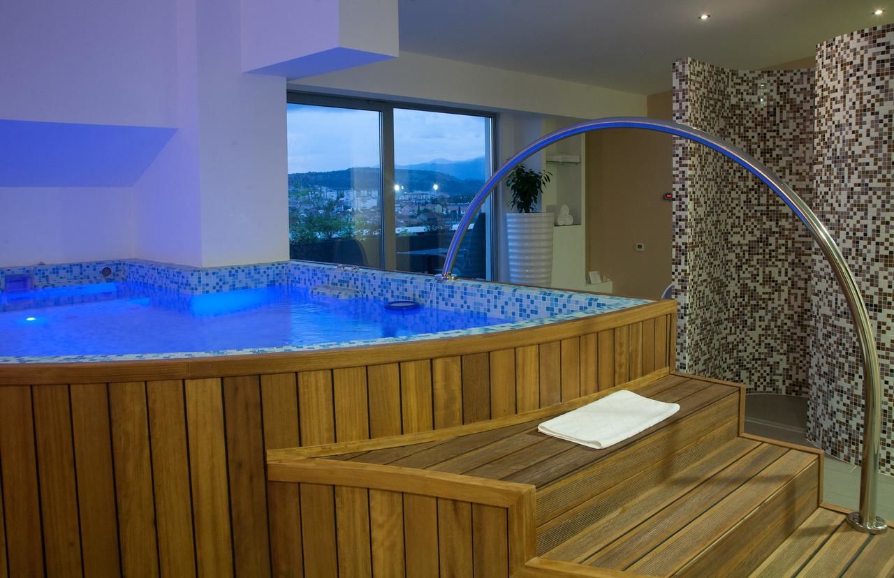 Отель Hotel Aurel Подгорица-9