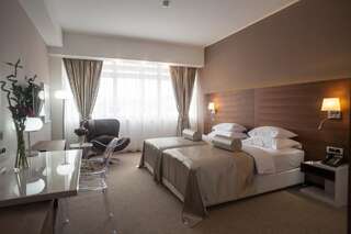 Отель Hotel Aurel Подгорица-0