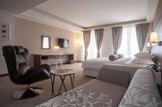 Отель Hotel Aurel Подгорица Специальное предложение - Улучшенный двухместный номер с 1 кроватью или 2 отдельными кроватями-7