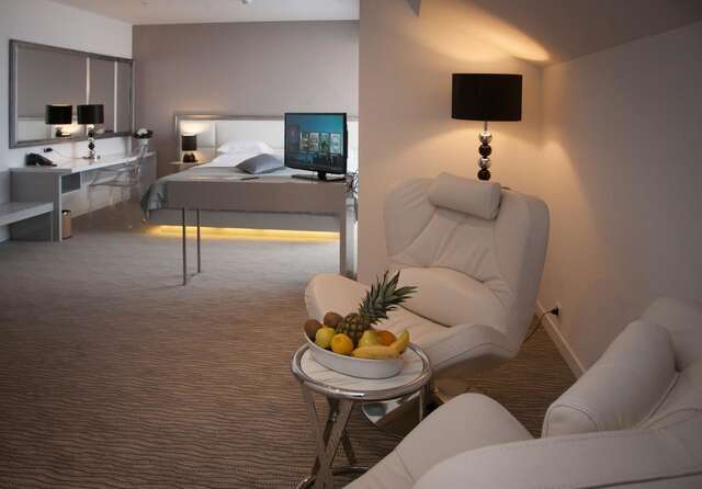 Отель Hotel Aurel Подгорица-15